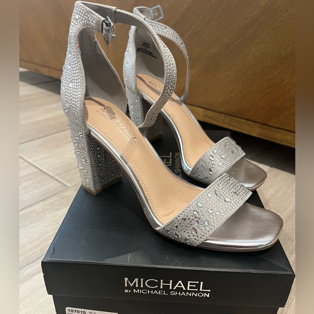 Brand New in Box Silver chunky heel studded heels size 8
